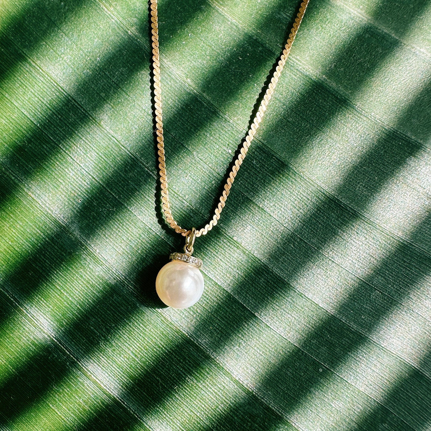 PEONY PEARL NECKLACE